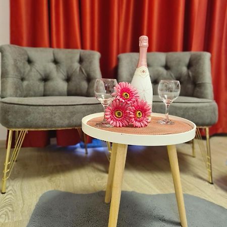 Studio Red Apartment Brasov Ngoại thất bức ảnh