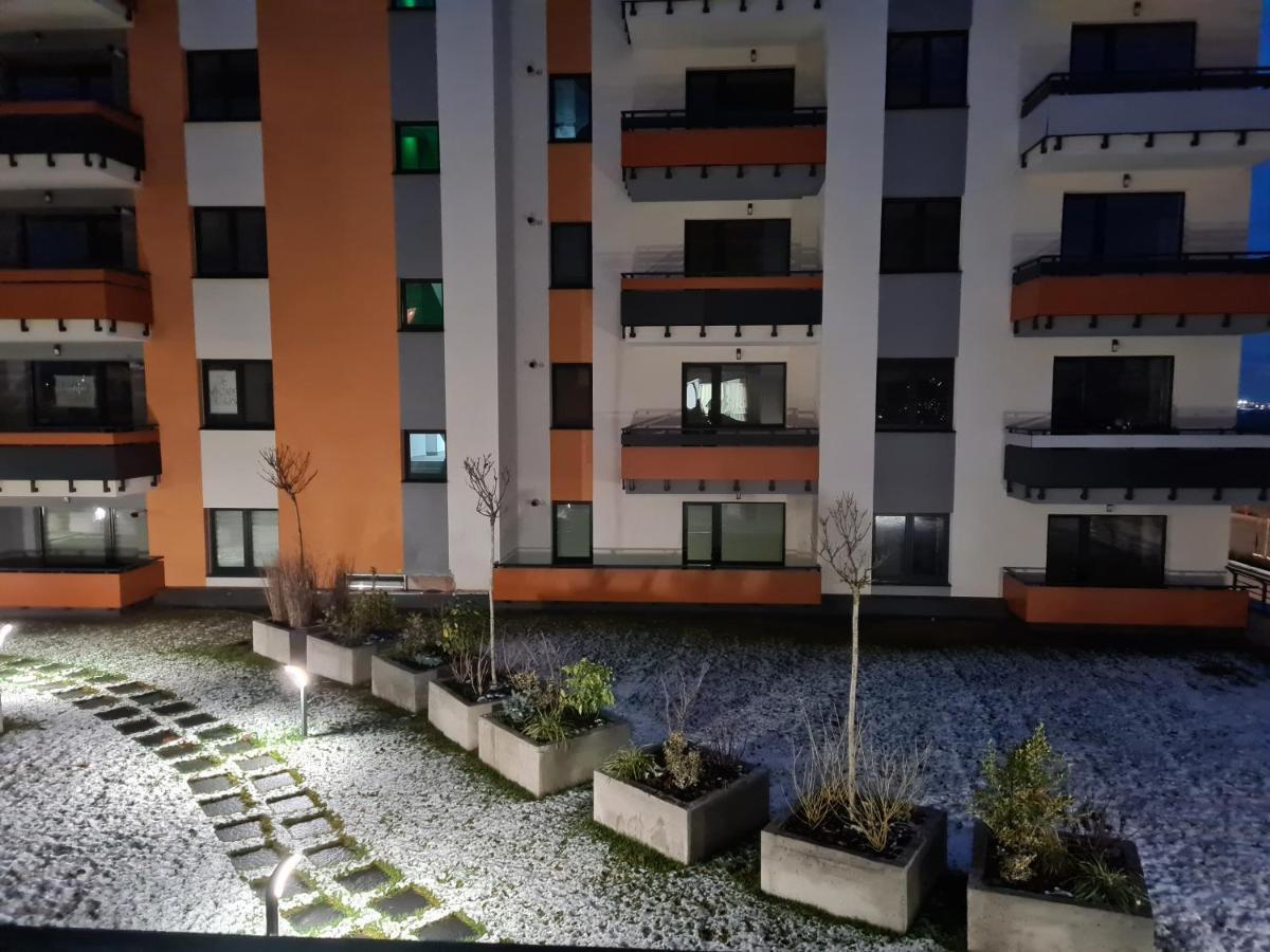Studio Red Apartment Brasov Ngoại thất bức ảnh