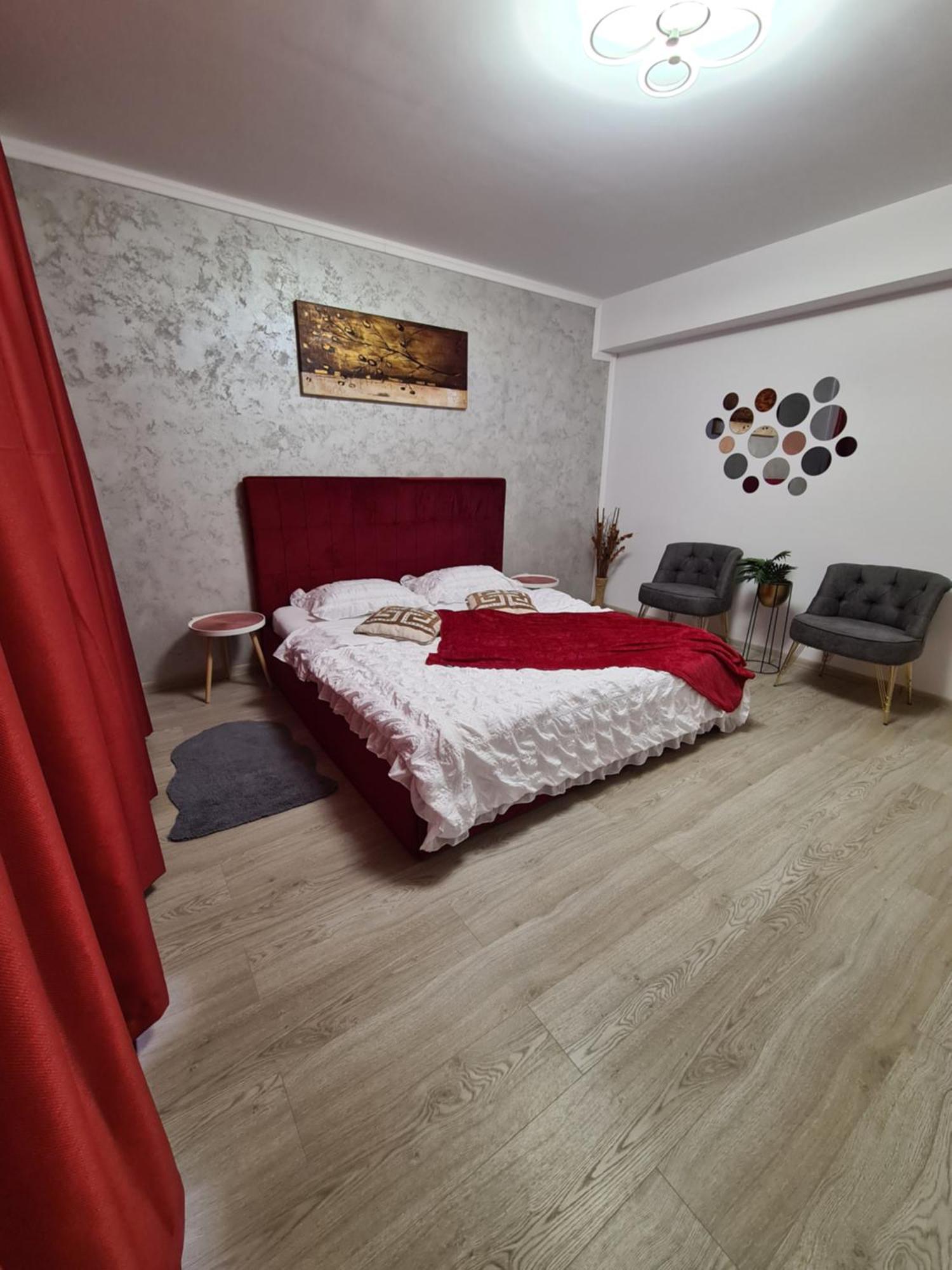 Studio Red Apartment Brasov Ngoại thất bức ảnh